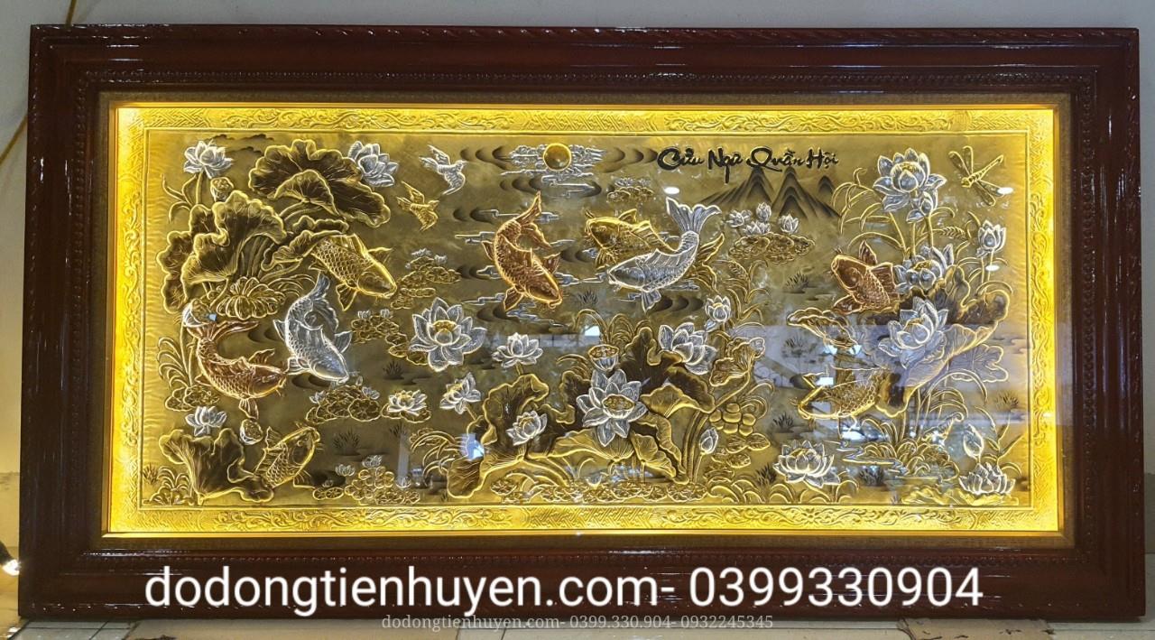 Tranh Cửu Ngư Quần Hội bằng đồng dát vàng
